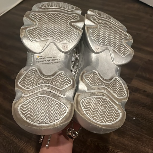 Silver space sneakers - Picture 3 of 5